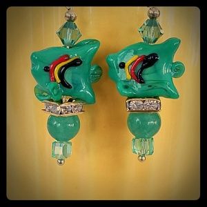 HANDCRAFTED GLASS N SWAVORSKI CRYSTAL FISH EARART